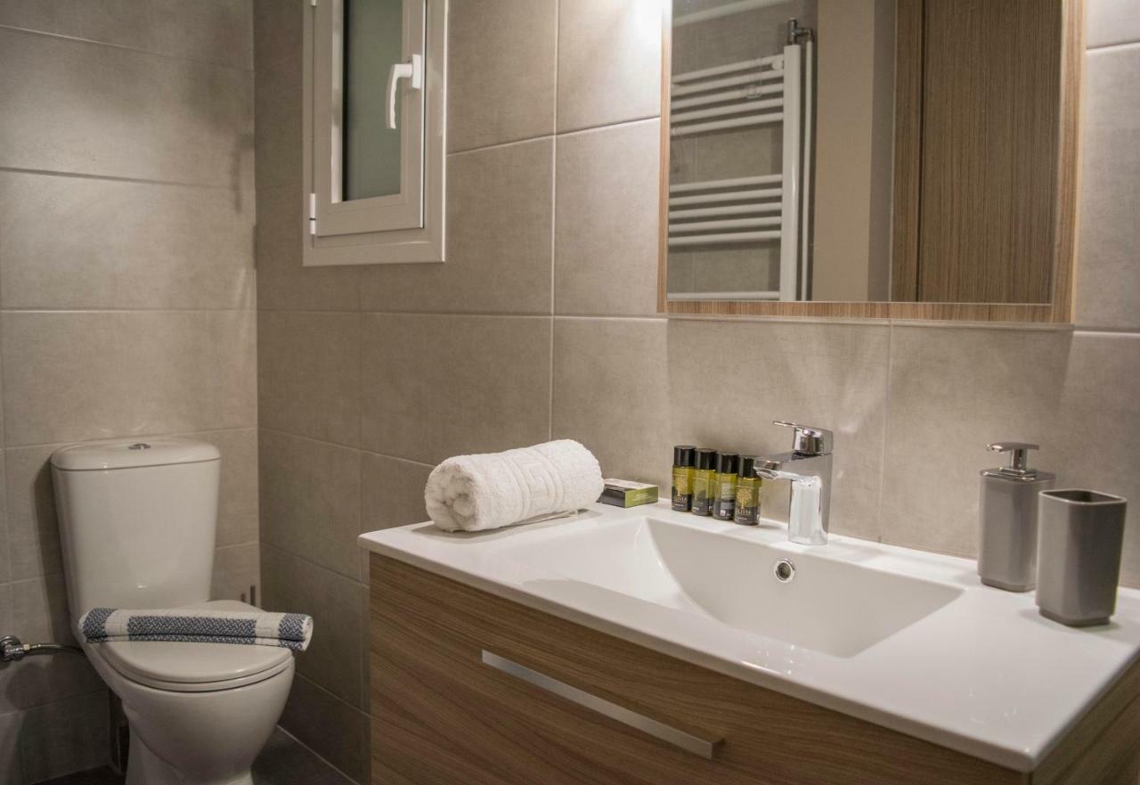 Chic And Minimal Apartment Close To Thissio Metro Athen Exterior foto